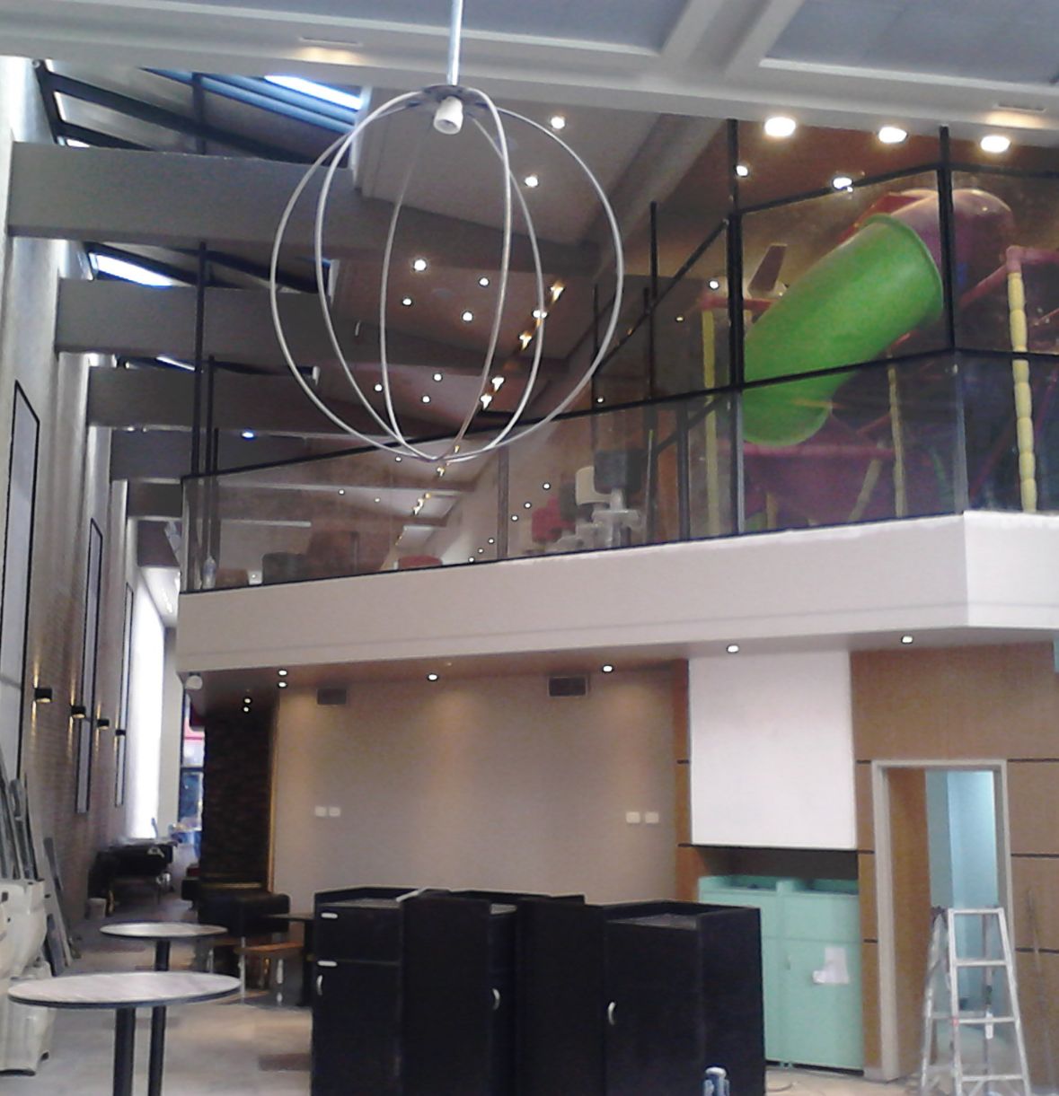 Equipo de climatización industrial en local gastronómico Mostaza con mantenimiento preventivo